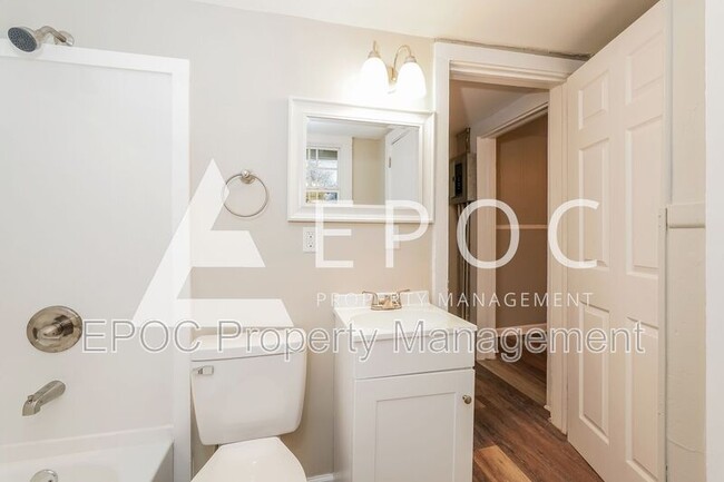 Building Photo - 2943 Broadbay Dr