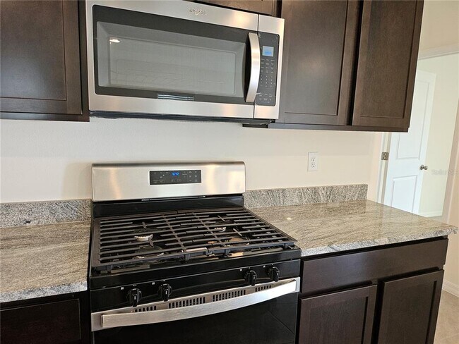 Building Photo - 35711 Sunflower Hl Dr