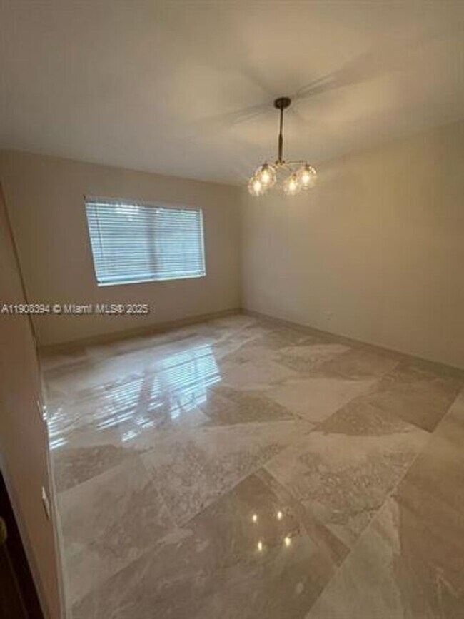 Building Photo - 1060 92nd St