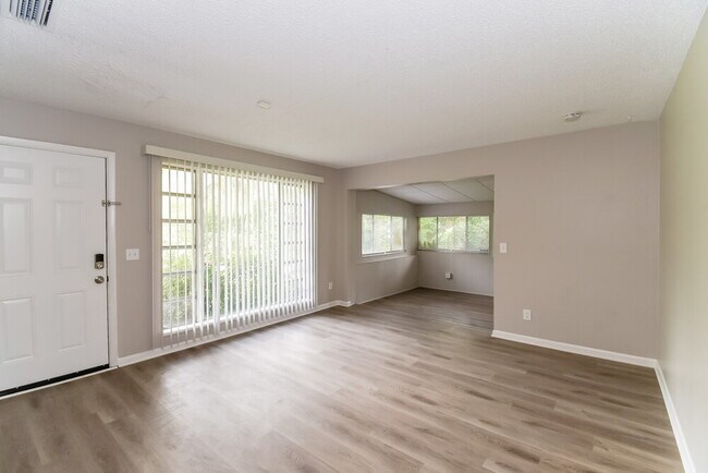 Building Photo - 8004 Patou Dr S