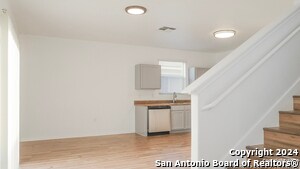 Building Photo - 8823 mission Brk