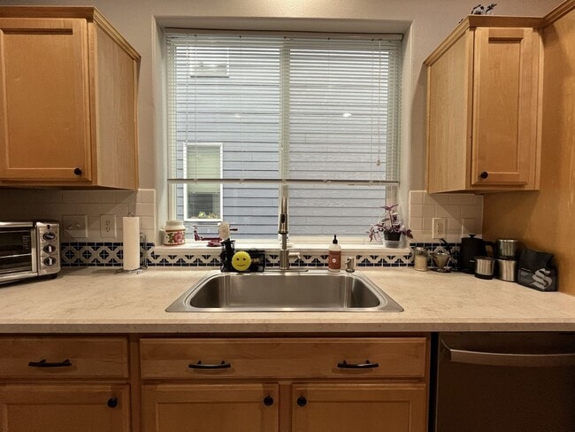 Building Photo - Modern 2 Bedroom + Bonus Room Townhome Near Nike with Dual En Suites, Balcony & Attached Garage