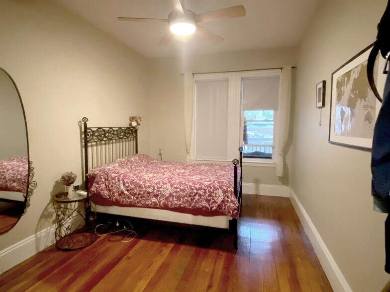 Building Photo - 217 Harvard St