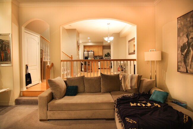 Building Photo - 5730 S Glennie Ln