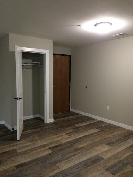 Entry - 5819 NE 162nd Ave