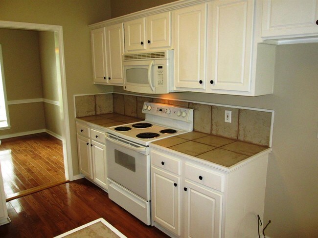 Building Photo - 437 Oak Lawn Dr