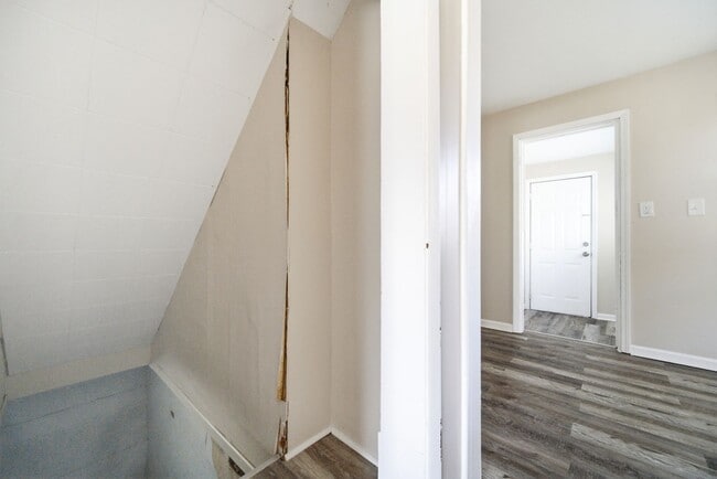 Building Photo - 3881 W 117th St