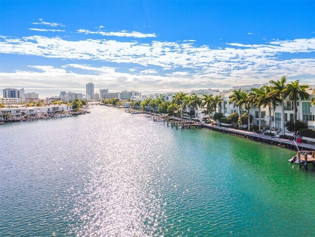 Building Photo - 41 N Shore Dr