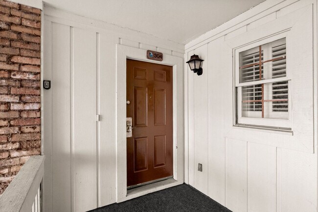 Building Photo - 2805B N Ocean Blvd