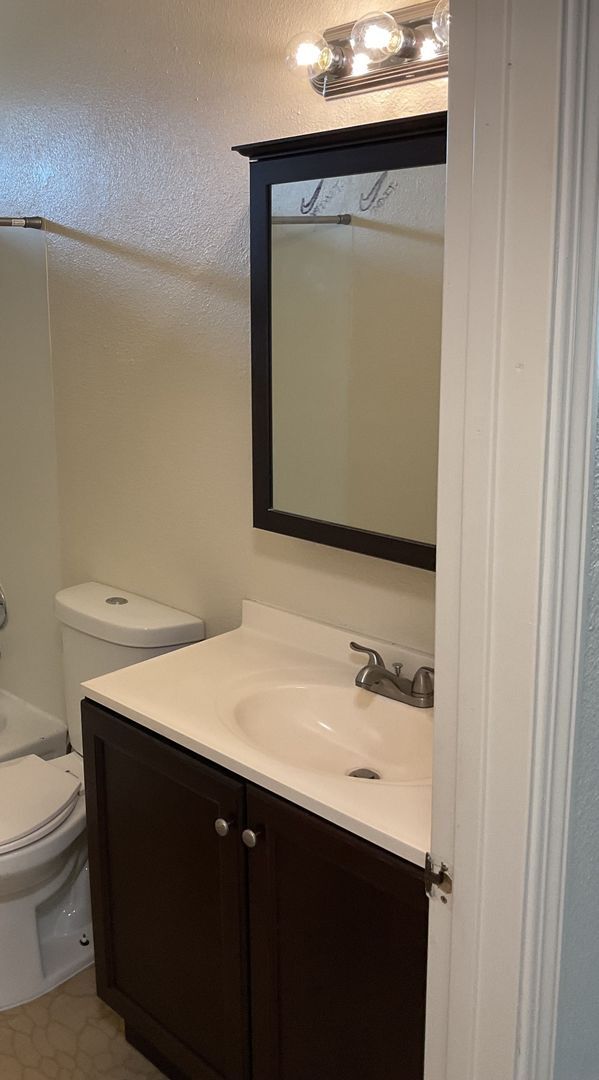 Building Photo - MINA85