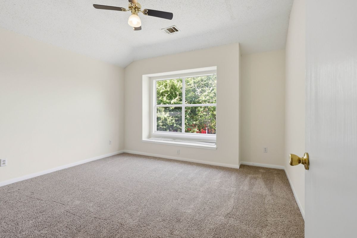 Building Photo - 2082 Sailmaker Ct