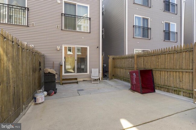 Building Photo - 134 S 46th St