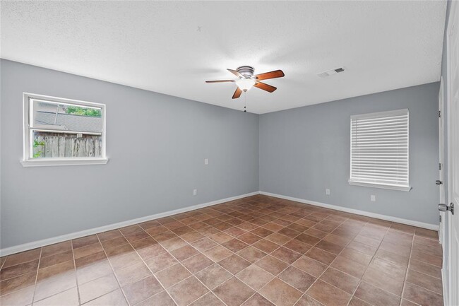 Building Photo - 12735 Memorial Dr
