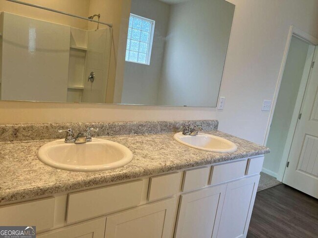 Building Photo - 107 Rapps Ave