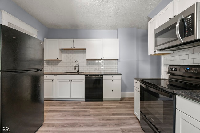 Building Photo - 2330 E 16th St