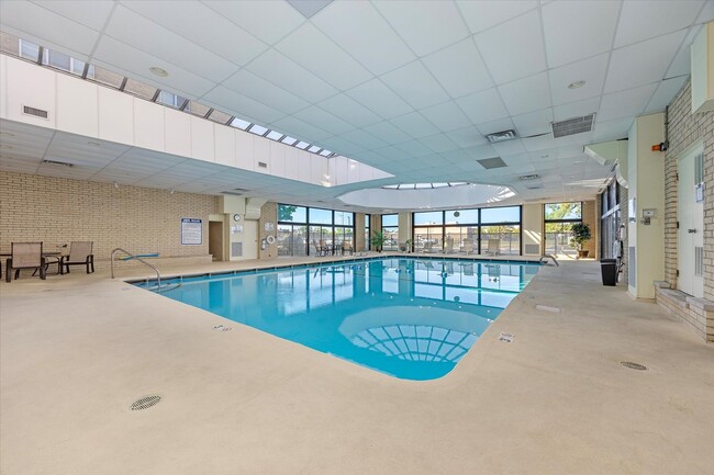 Building Photo - 100 W Butterfield Rd