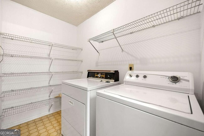 Building Photo - 1306 McClelen Way