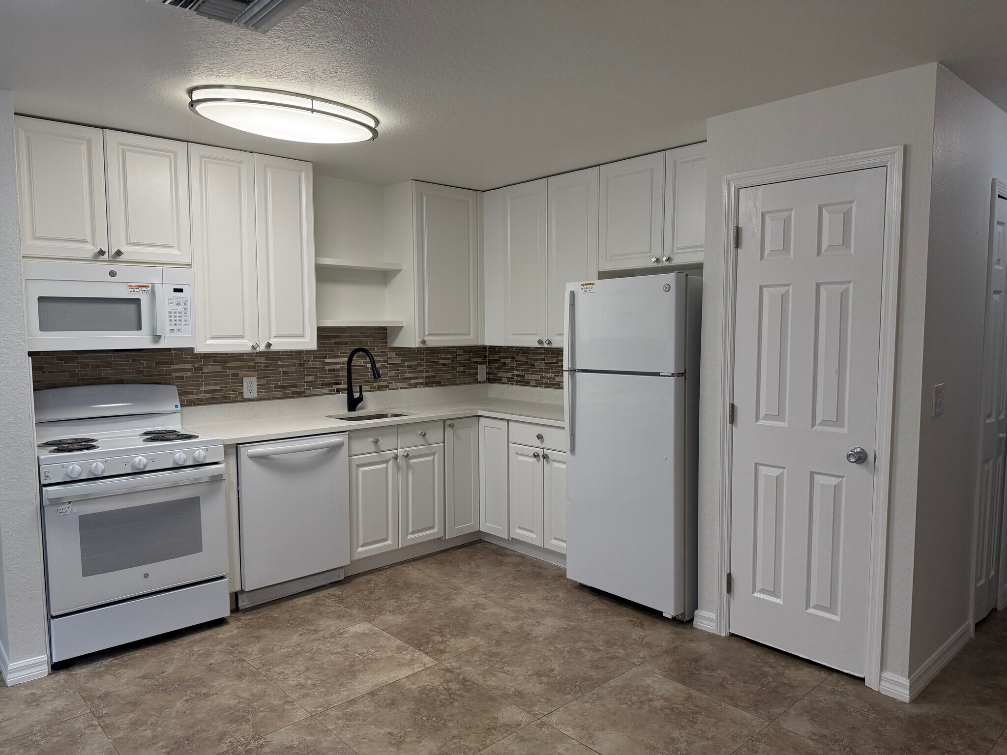 Building Photo - 739 Jack Ave S