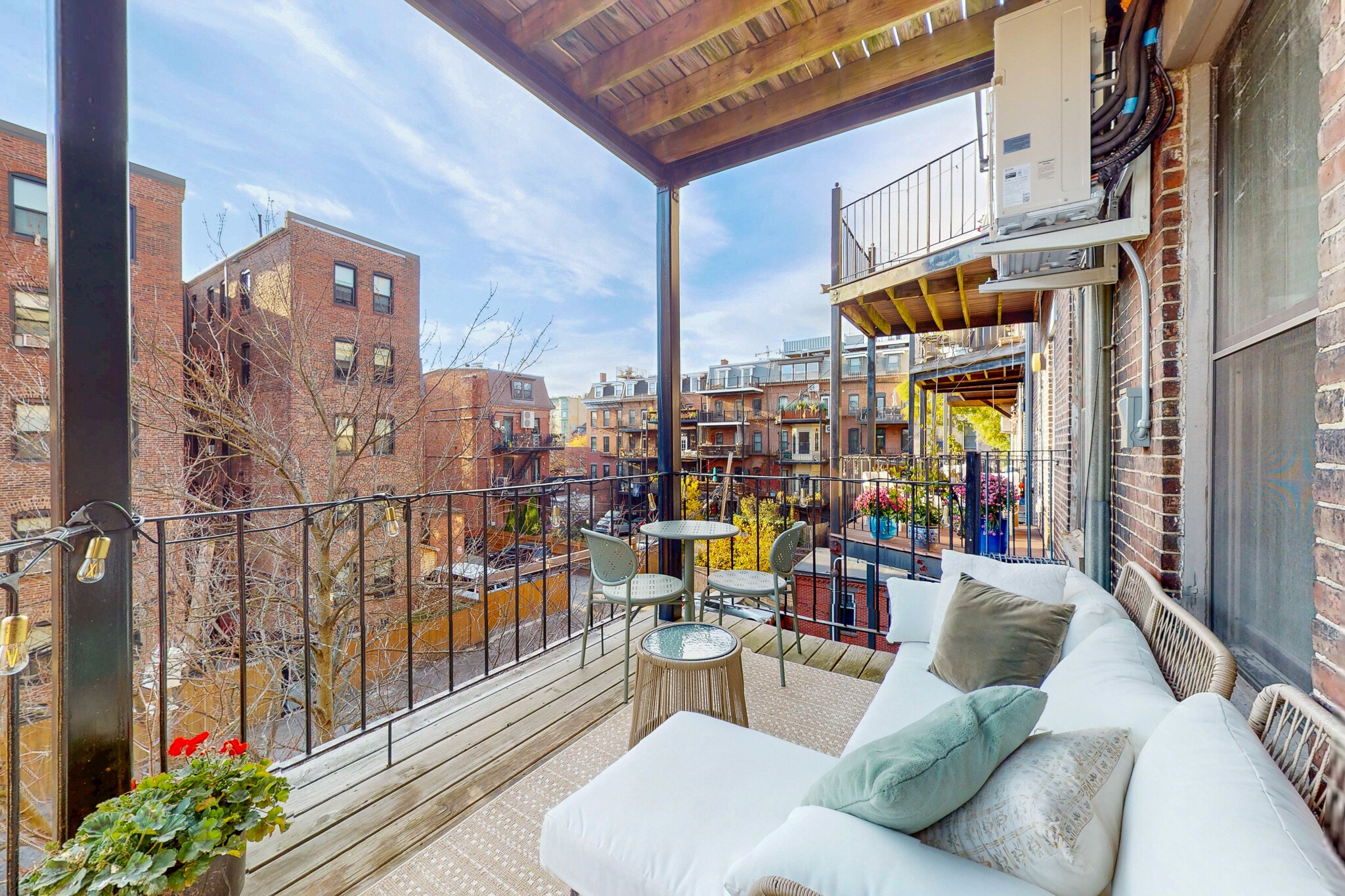 Building Photo - 87 Worcester St