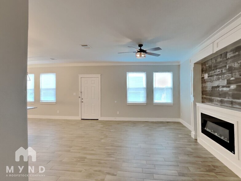 Building Photo - 5517 Van Horn Dr
