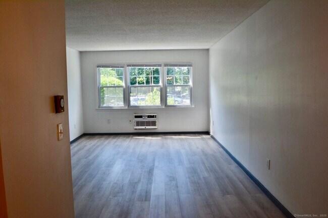 Building Photo - 34 A Padanaram Rd