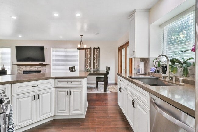 Building Photo - 2598 Winthrop Ct