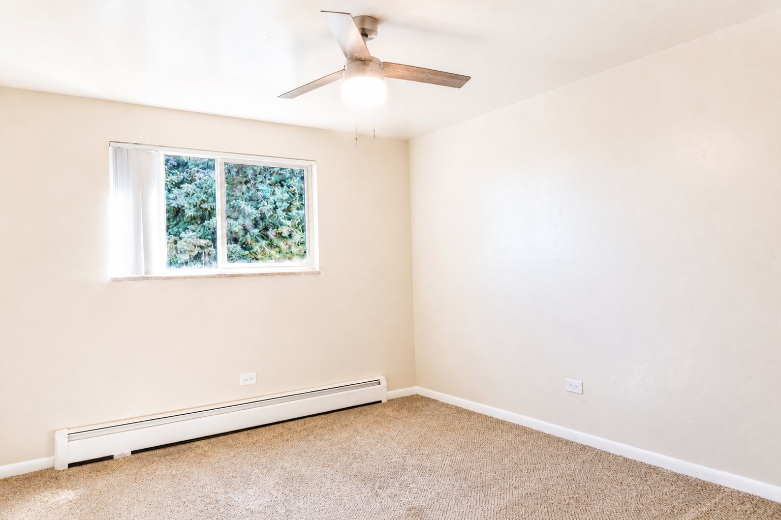 Building Photo - 1375 Everett Ct