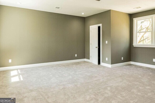 Building Photo - 1433 Merriman Ln NE