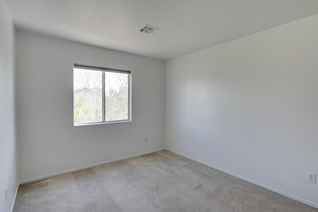 Building Photo - Gated Northwest Las Vegas Home with Loft & Parkside Location