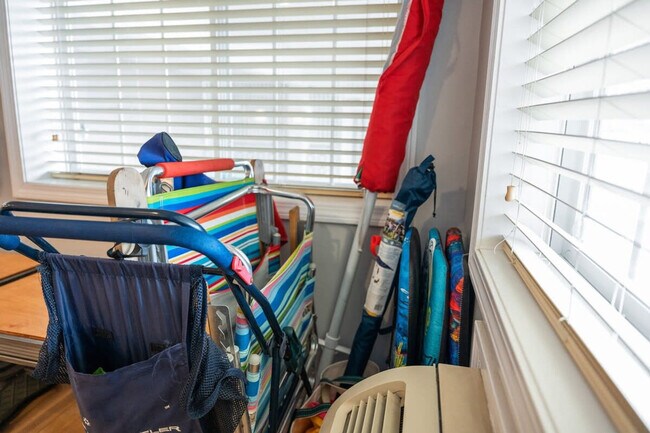 Building Photo - 24 Ashworth Ave