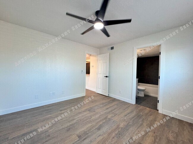 Building Photo - 520 N Stapley Dr