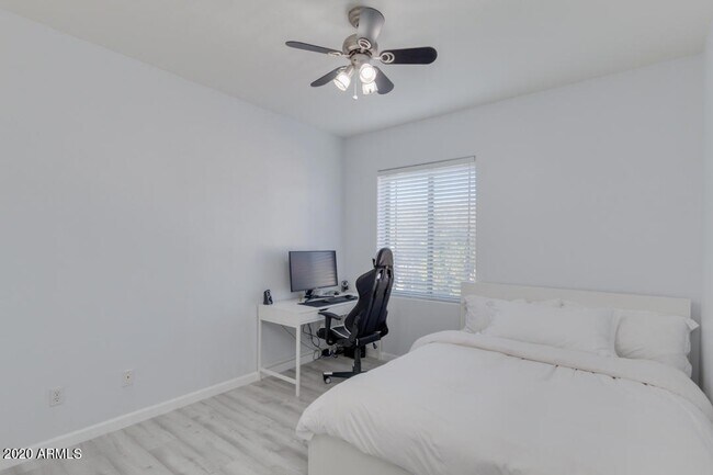 Building Photo - 1225 N 36th St