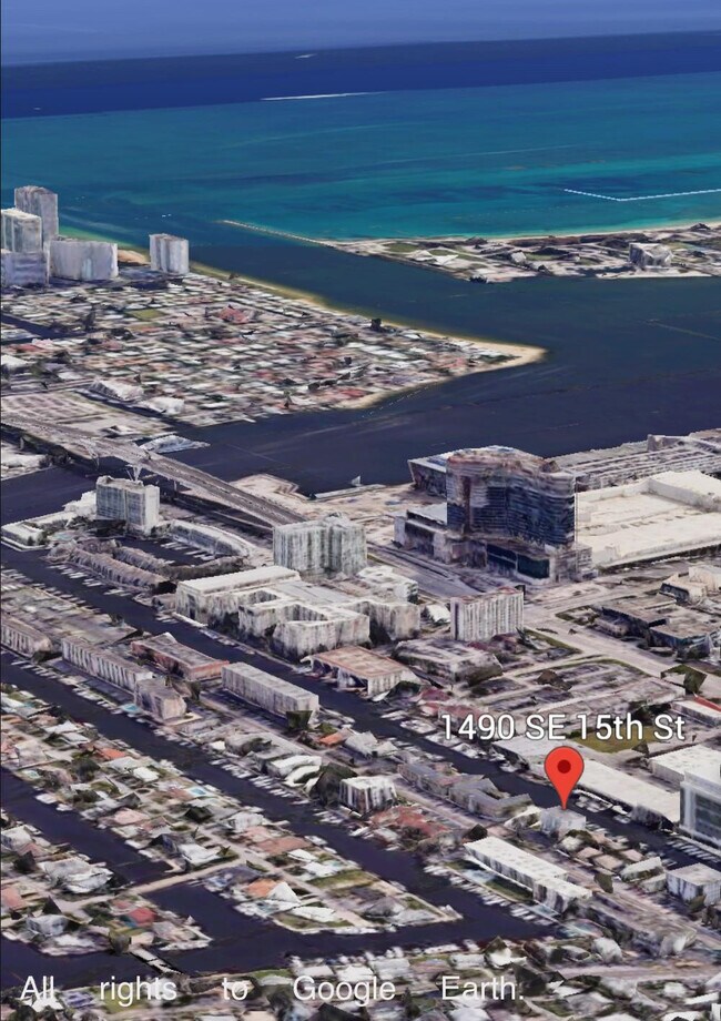 Building Photo - 1490 SE 15th St