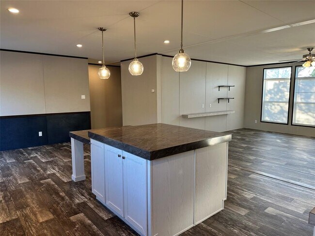 Building Photo - 199 Harmony Wood Ln