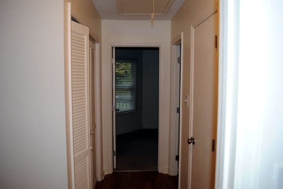 Building Photo - 3122 Country Club Rd