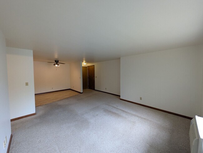 Building Photo - 3 bed / 3 bath House in Deforest!