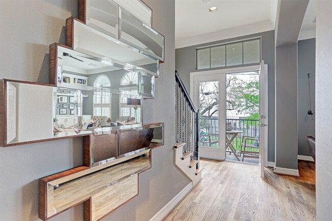 Building Photo - 2810 Helena St