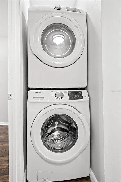 Building Photo - 304 S Habana Ave