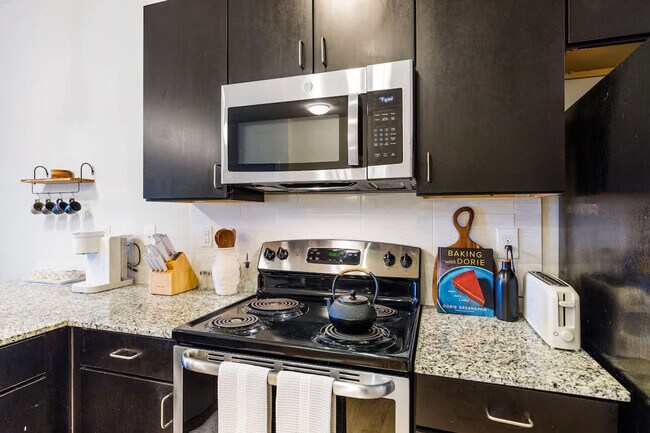 Building Photo - 9301 Old Bee Caves Rd