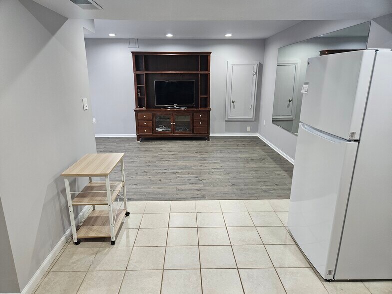 Living room - 7508 Tarpley Dr