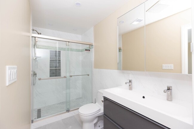 Building Photo - OPEN HOUSE: Tuesday (7/8)  6:00pm-6:30pm. ...