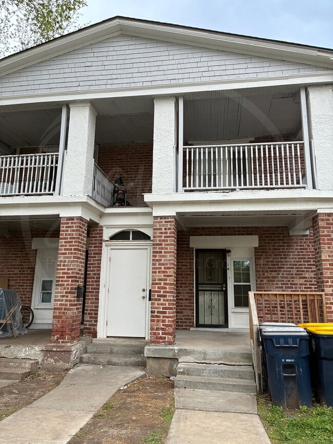 Building Photo - 1115 E 41st St