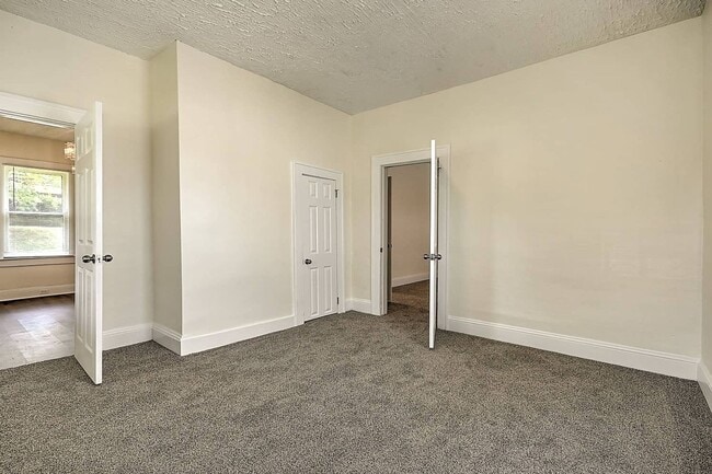 Building Photo - Modernized Historic 2 Bedroom 1 Bath Home ...