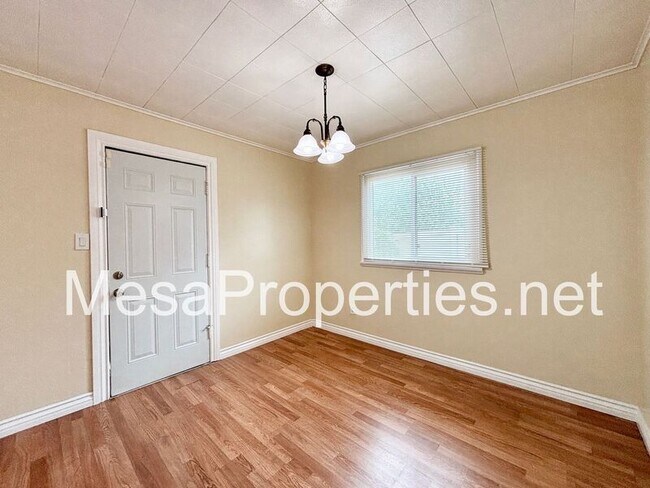 Building Photo - 17571 Deodar Ave