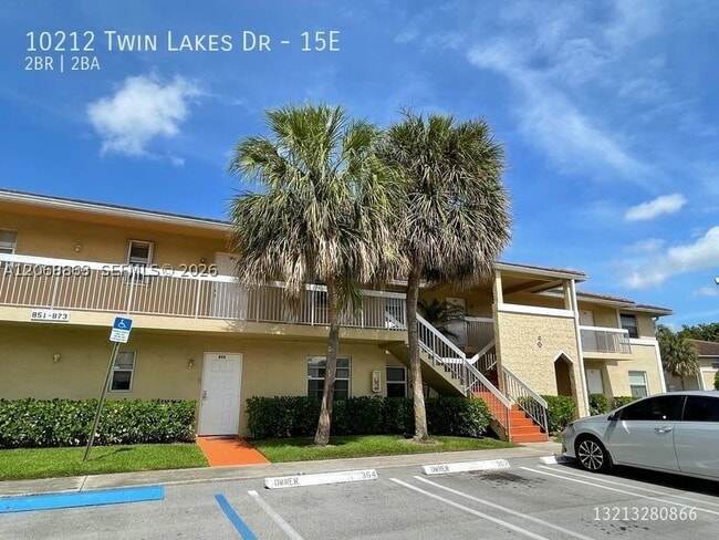 Building Photo - 10169 Twin Lakes Dr