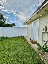 Building Photo - 5665 Nokomis Cir
