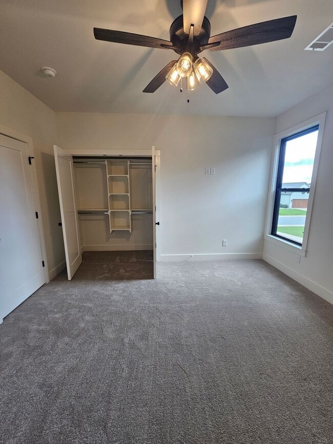 Building Photo - 7233 Havenwood Dr