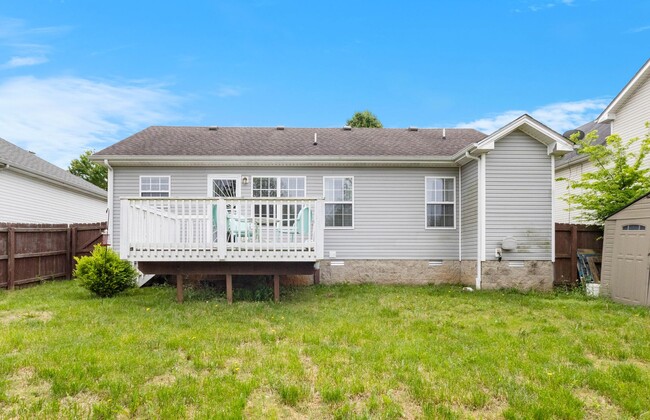 Building Photo - 557 Oakmont Dr