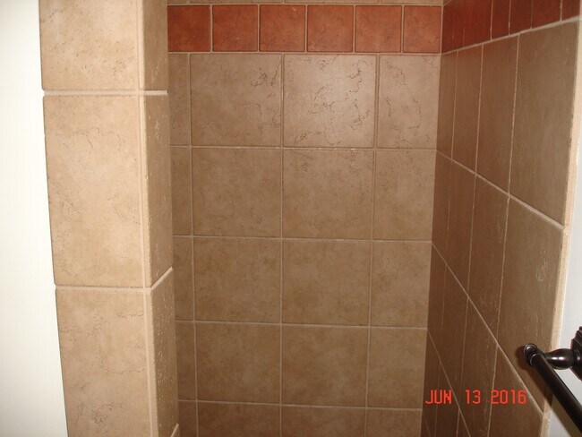 Building Photo - 23 High Dr