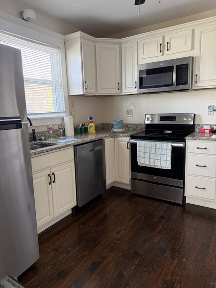 Building Photo - 418 Conewago St